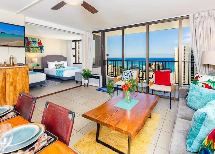 Deluxe Living In Waikiki - Ocean View Condo With Parking