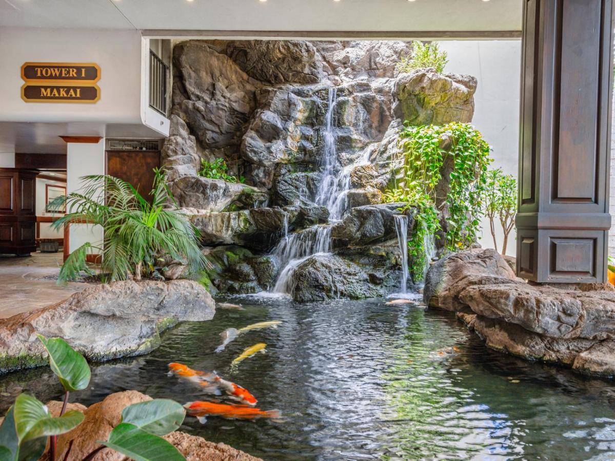 Apartment Deluxe Living In Waikiki - Ocean View With Parking *