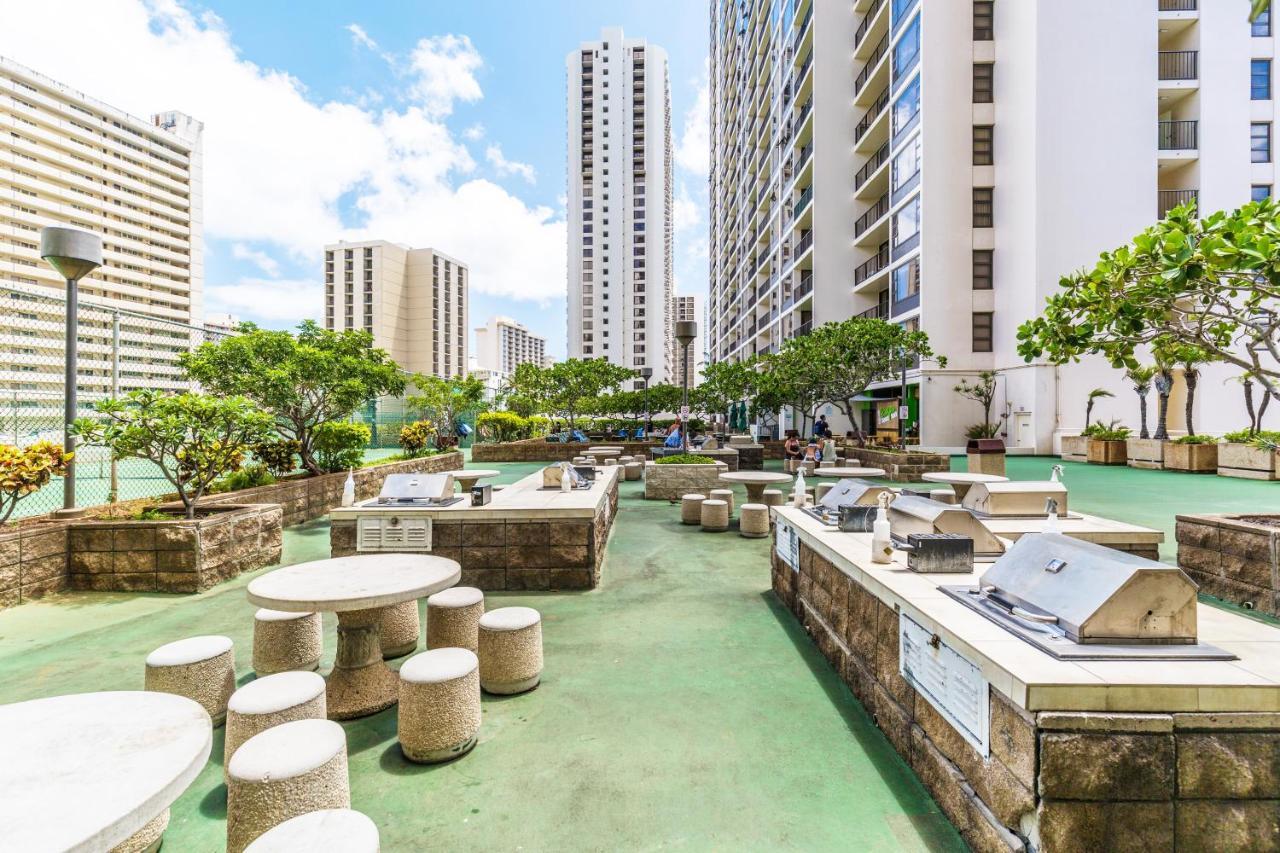 Apartment Deluxe Living In Waikiki - Ocean View With Parking Honolulu