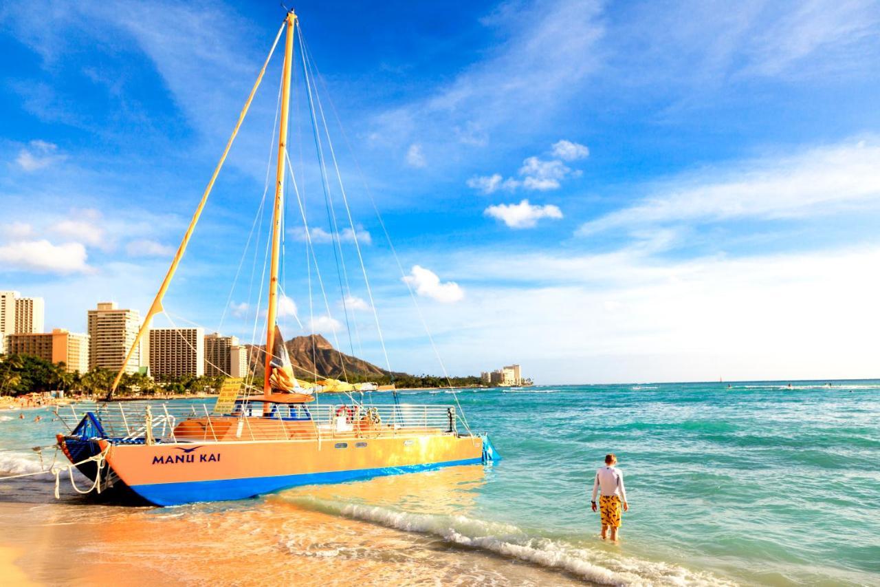 Deluxe Living In Waikiki - Ocean View With Parking Apartment