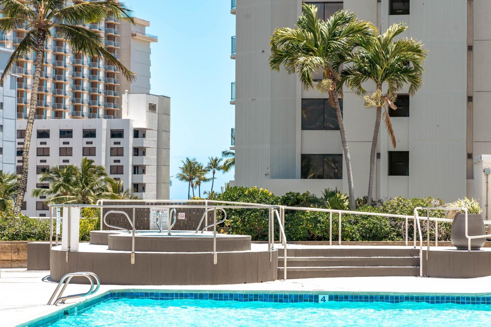 Apartment Deluxe Living In Waikiki - Ocean View With Parking Honolulu