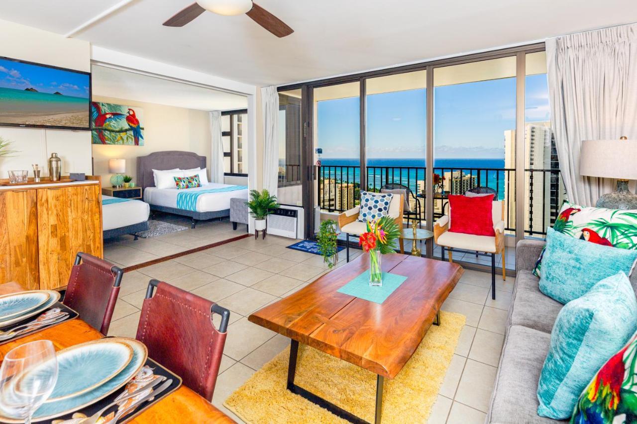 Deluxe Living In Waikiki - Ocean View With Parking