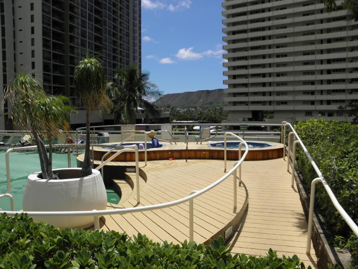 Deluxe Living In Waikiki - Ocean View With Parking Apartment Honolulu