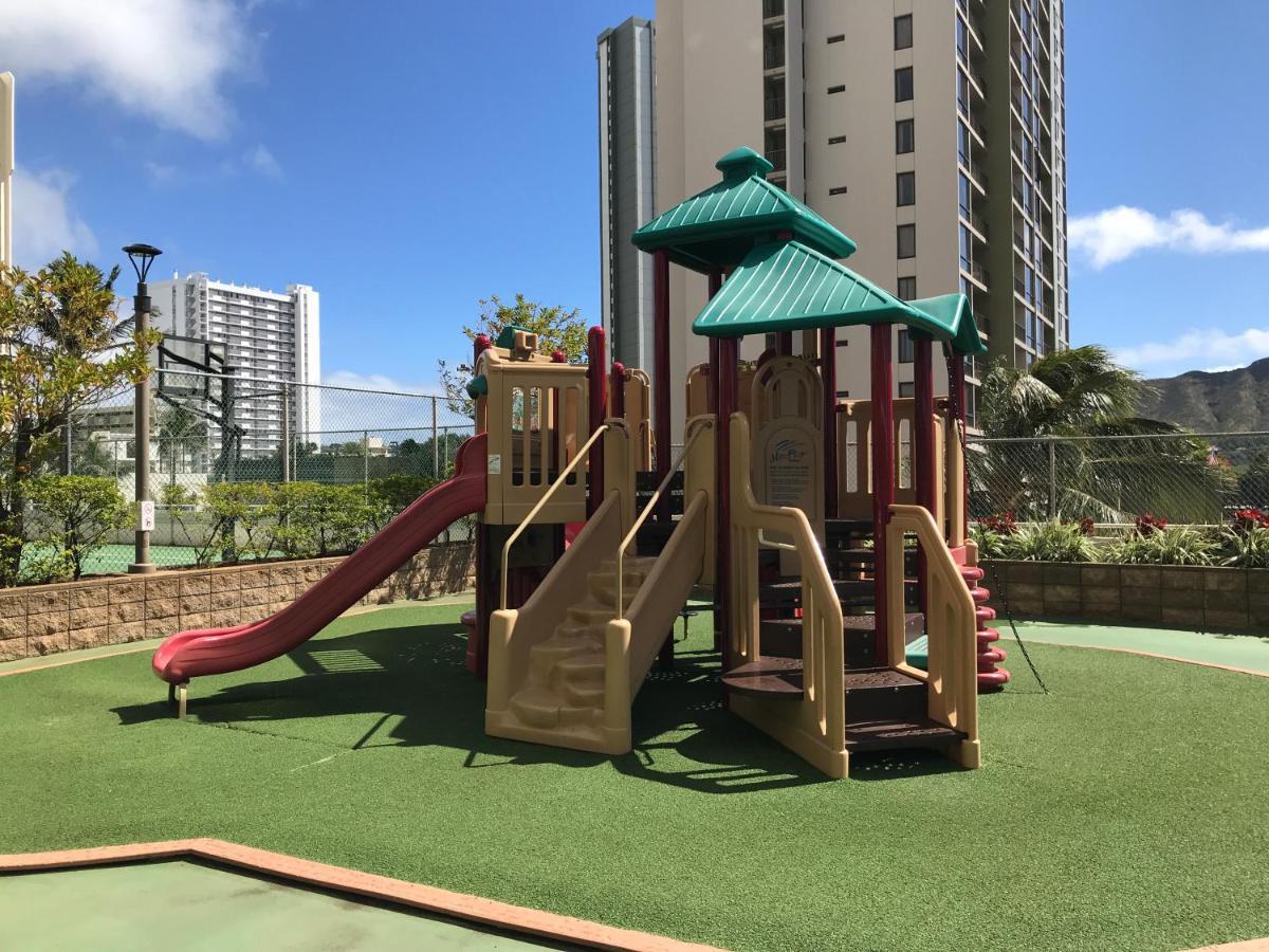 Deluxe Living In Waikiki - Ocean View With Parking Apartment *